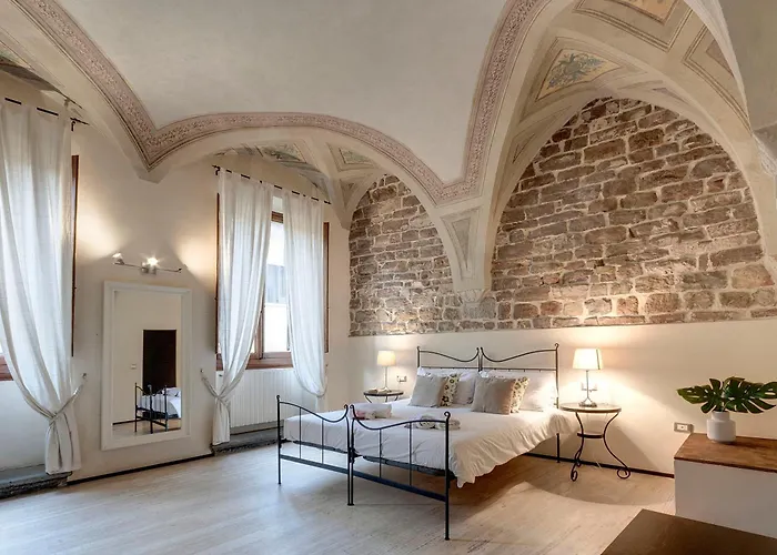 Mamo Florence - Calzaiuoli Apartment